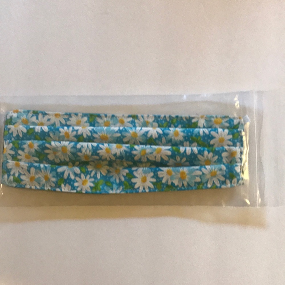 Handmade Face Mask USA DAISIES Cotton Reversible - Picture 3 of 4
